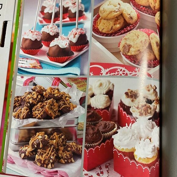 CHRISTMAS COOKBOOK BY SOUTHERN LIVING - Picture 2 of 16